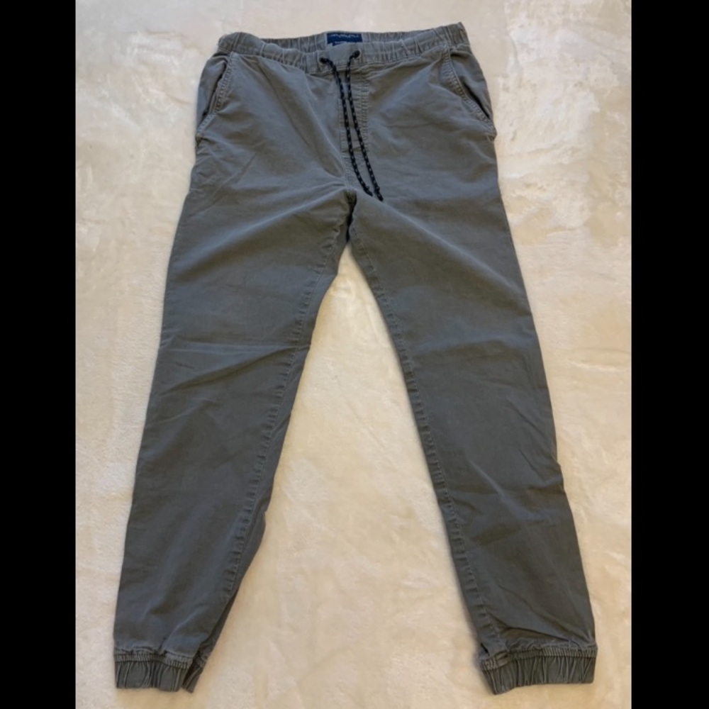 American Eagle Men’s Joggers with wear&tear